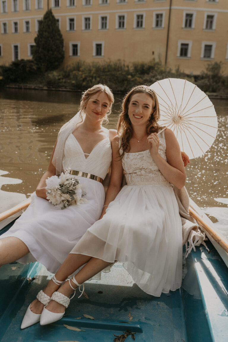 Brautlook lesbisches Brautpaar